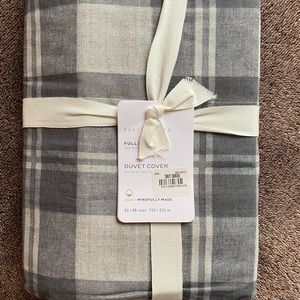 Brand new pottery barn duvet! Grey plaid! Full/queen